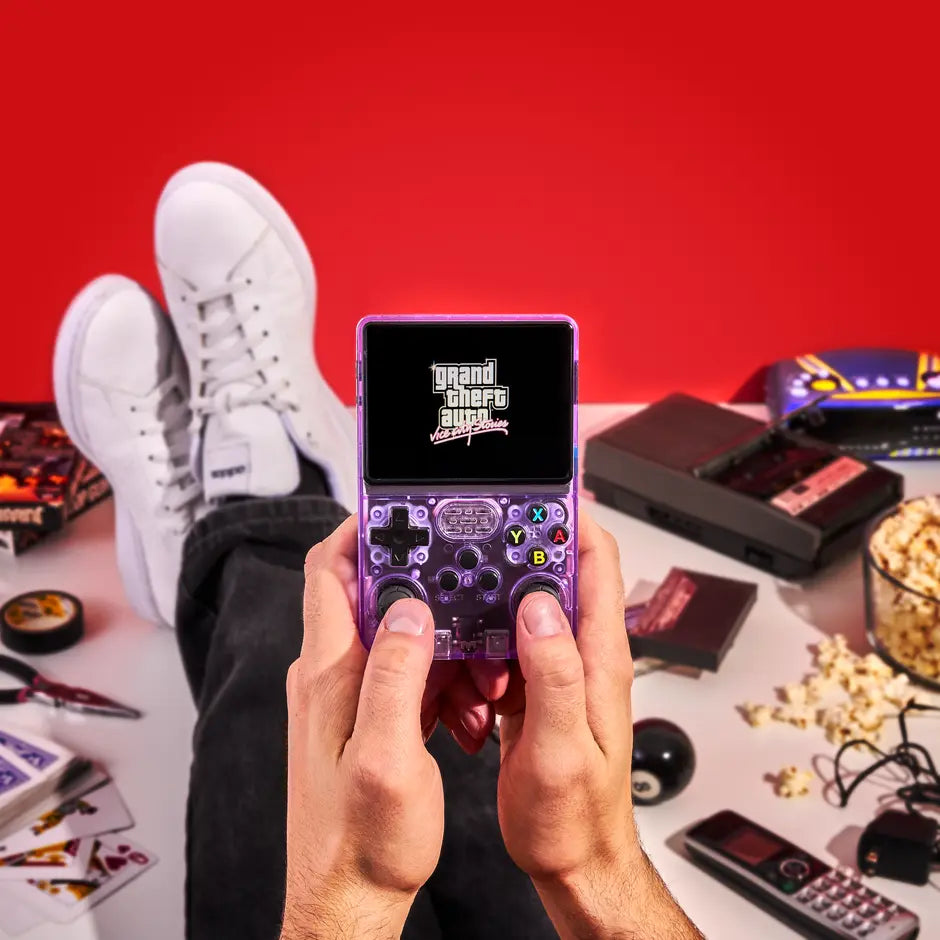 Console portable rétro R36S :3 caractéristiques clés pour gamers nomades - AuraVision